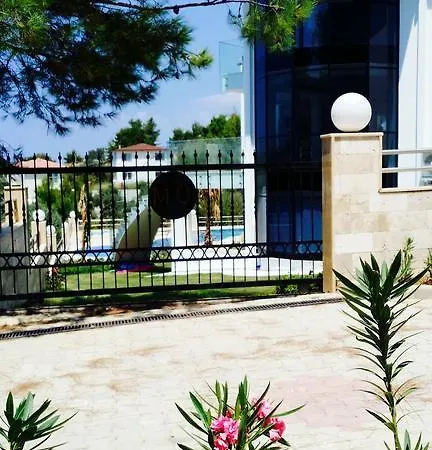 Yalcin Βίλα Κουσάντασι