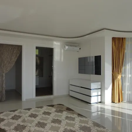 Yalcin Kusadası